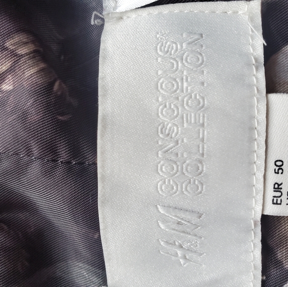 💥3 for $15💥 H&M Conscious Collection Black with floral lining vest 40r - Picture 5 of 9